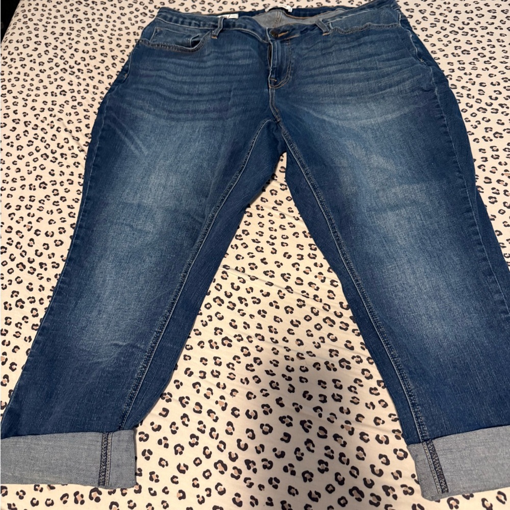 Vigoss Women's Cropped Denim Jeans